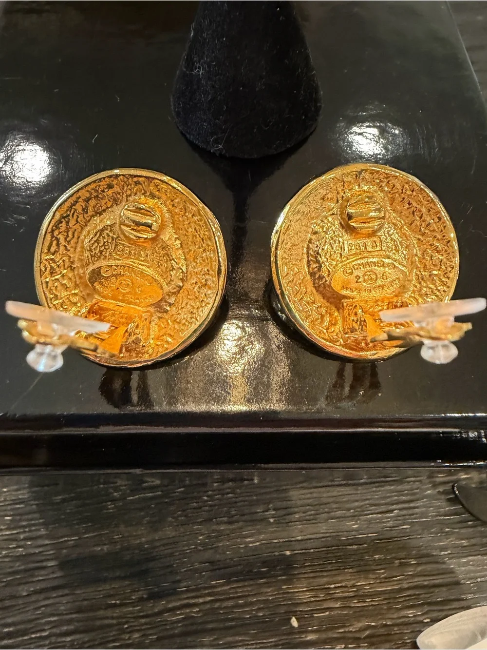 CHANEL Gold-Plated Round Earrings with Lime Green Gripoix Centers